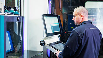 Uusi tehdas: Lojerin tuotannon hi tech -laitteet